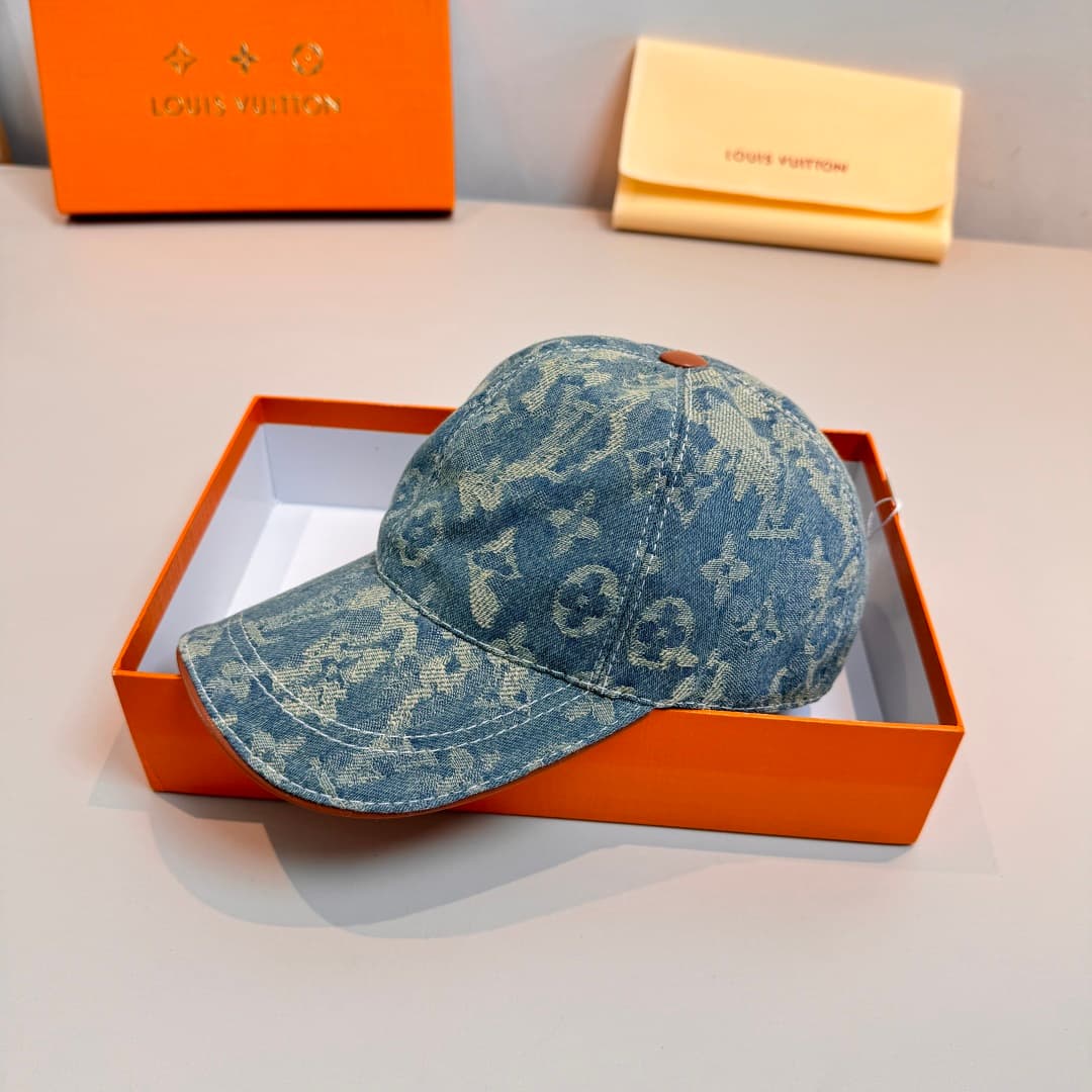 C29812 Bag with a box, new LV Louis Vuitton baseball cap, LV denim weave fabric. Custom-made by 1:1. Original canvas material + top-grade cowhide, lightweight and breathable! The quality is excellent. Basic head circumference: 56, adjustable clip. — image 2
