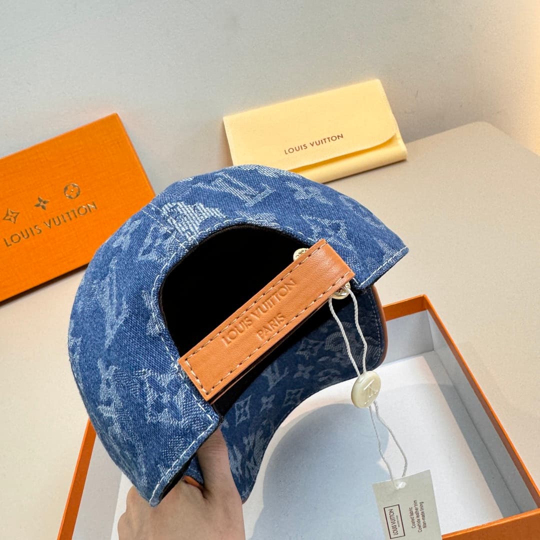 C29811 Bag with a box, new LV Louis Vuitton baseball cap with original design, LV denim print fabric. Custom-made by 1:1. Original canvas material + top-grade cowhide, lightweight and breathable! Excellent quality. Basic head circumference: 56, adjustable — image 8
