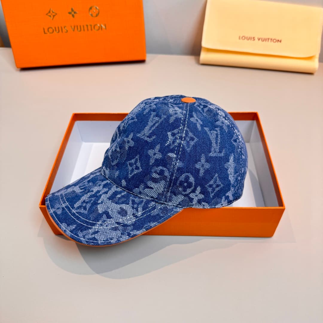 C29811 Bag with a box, new LV Louis Vuitton baseball cap with original design, LV denim print fabric. Custom-made by 1:1. Original canvas material + top-grade cowhide, lightweight and breathable! Excellent quality. Basic head circumference: 56, adjustable — image 2