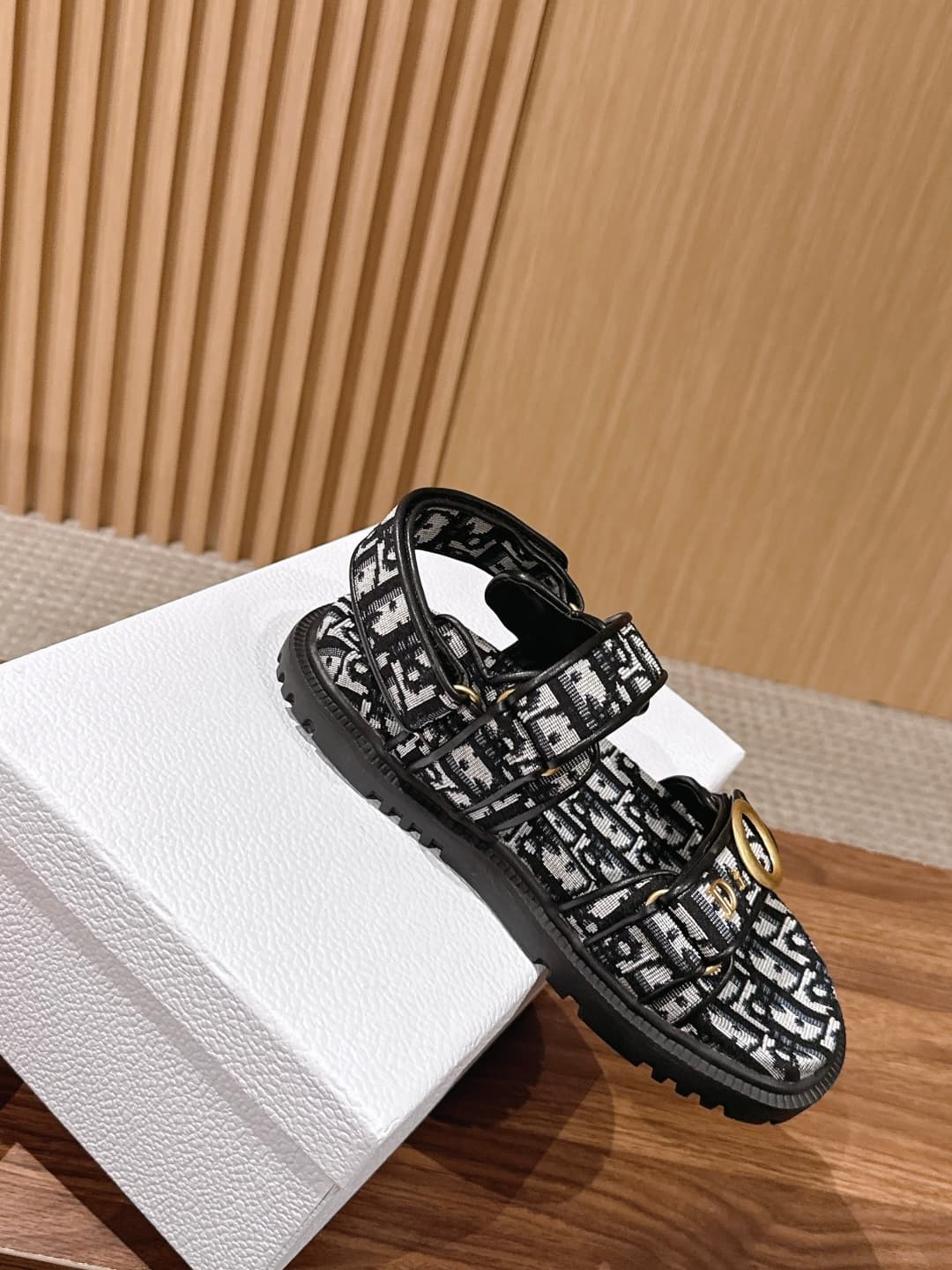 D5942 Top-tier version: Christian Dior summer slippers with patches – cool sandals — image 3