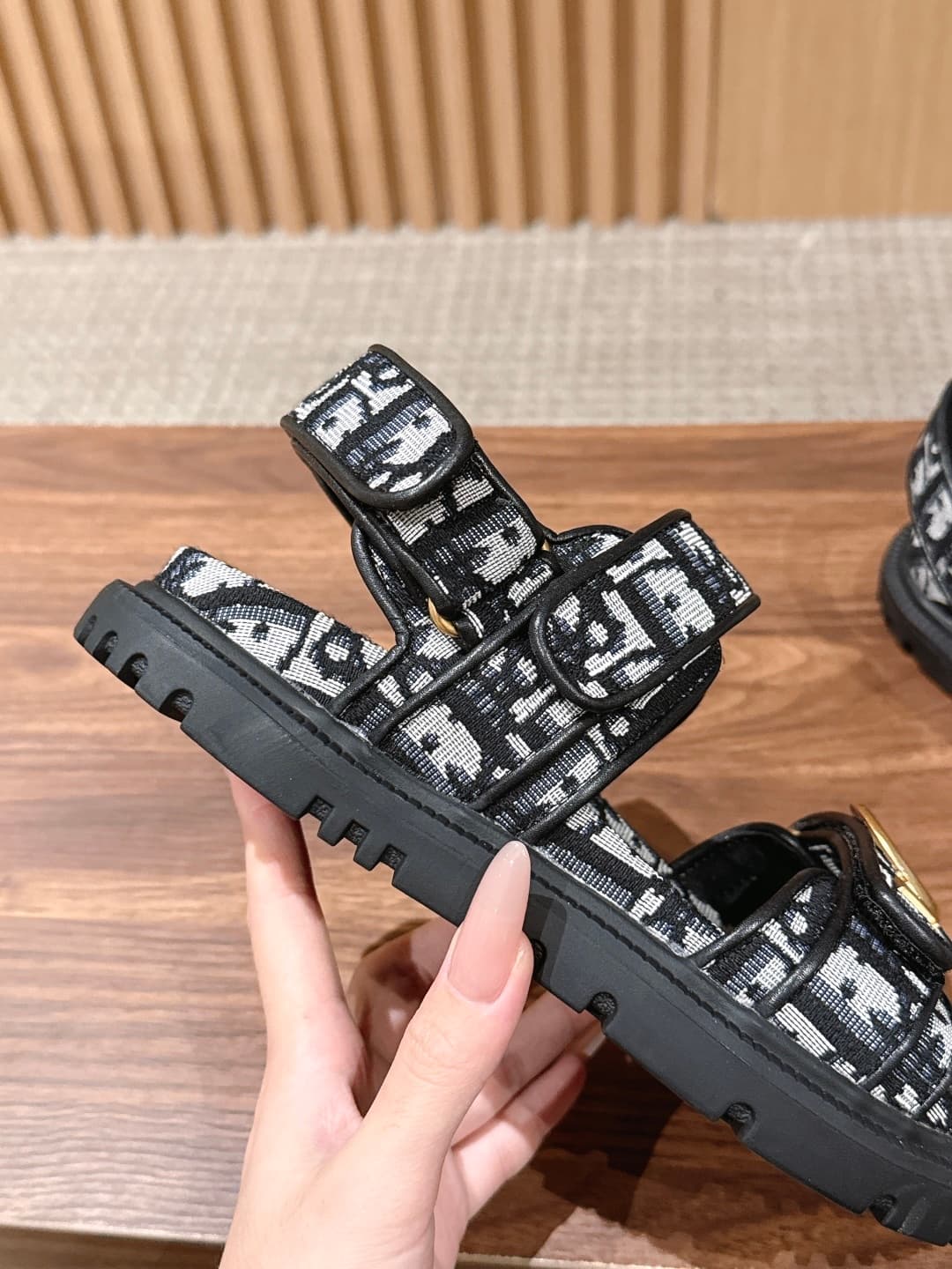 D5942 Top-tier version: Christian Dior summer slippers with patches – cool sandals — image 7