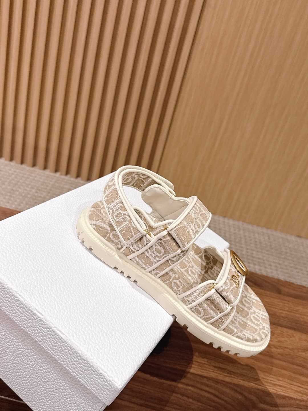 D5941 Top-tier version: Christian Dior summer slippers with patches – cool sandals — image 3