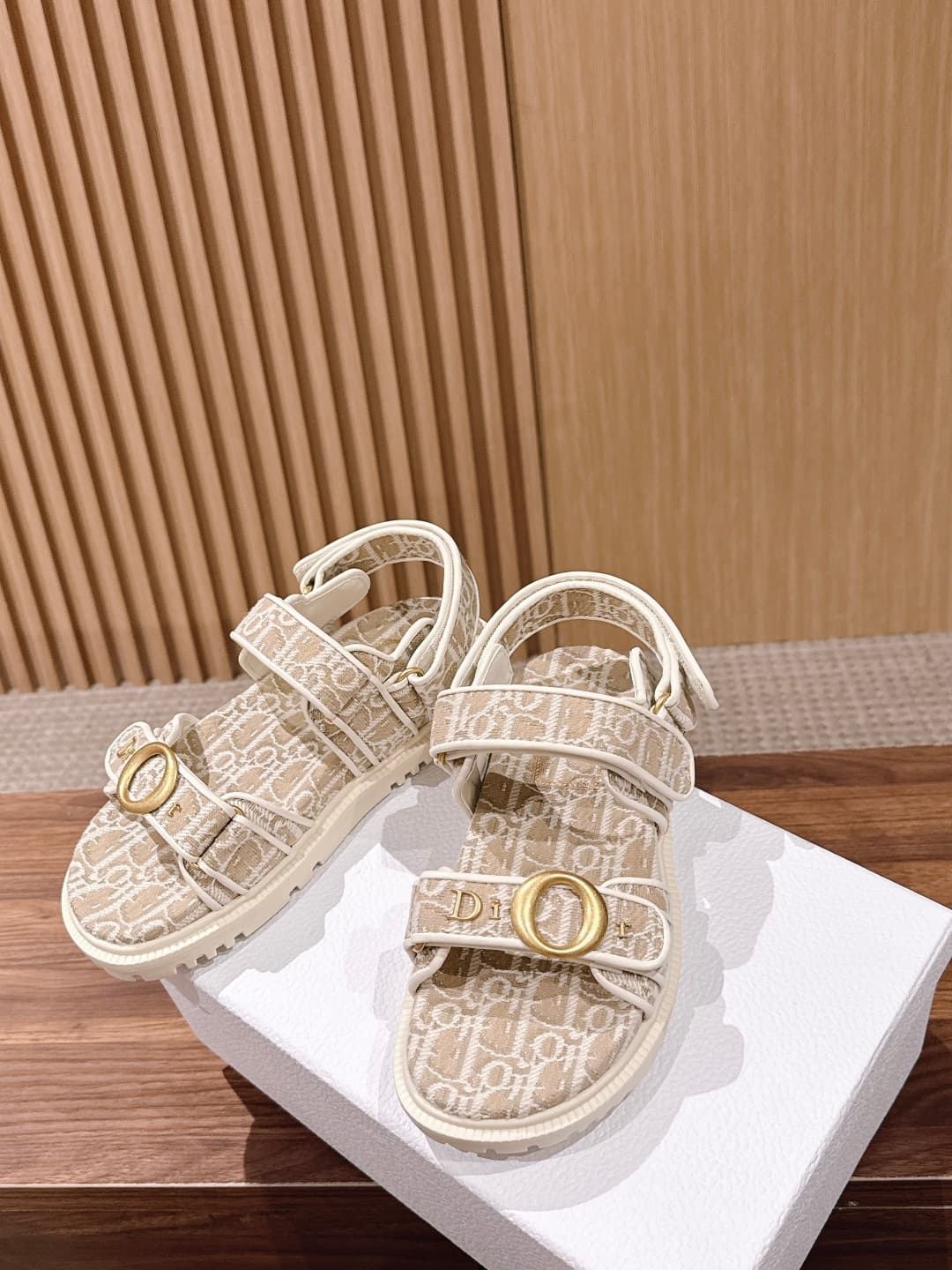 D5941 Top-tier version: Christian Dior summer slippers with patches – cool sandals — image 4