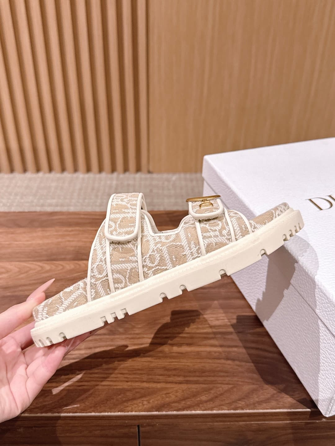 D5940 Top-tier version: Christian Dior summer slippers with patches – cool sandals — image 5