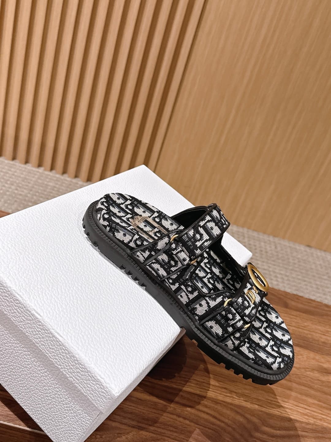 D5939 Top-tier version: Christian Dior summer slippers with patches – cool sandals — image 3