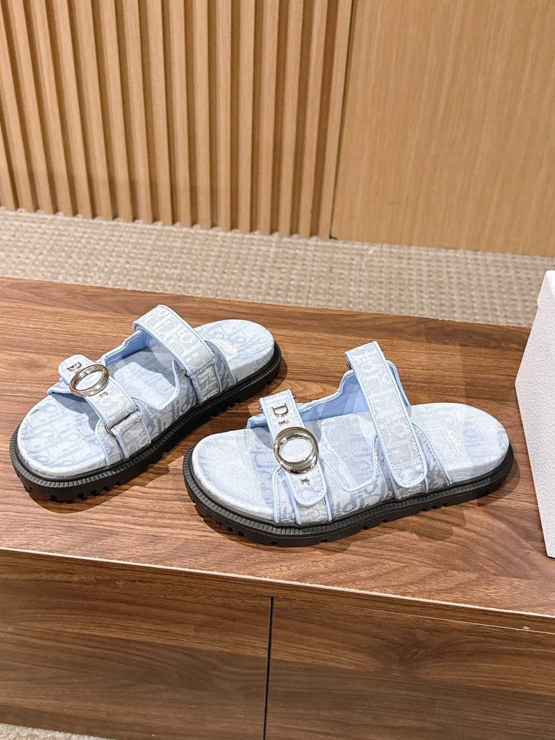 D5937 Top-tier version: Christian Dior summer slippers with patches – cool sandals — image 2