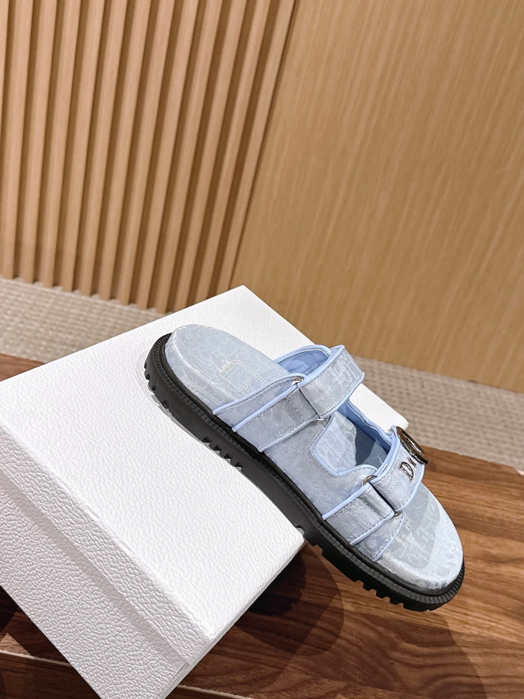 D5937 Top-tier version: Christian Dior summer slippers with patches – cool sandals — image 3