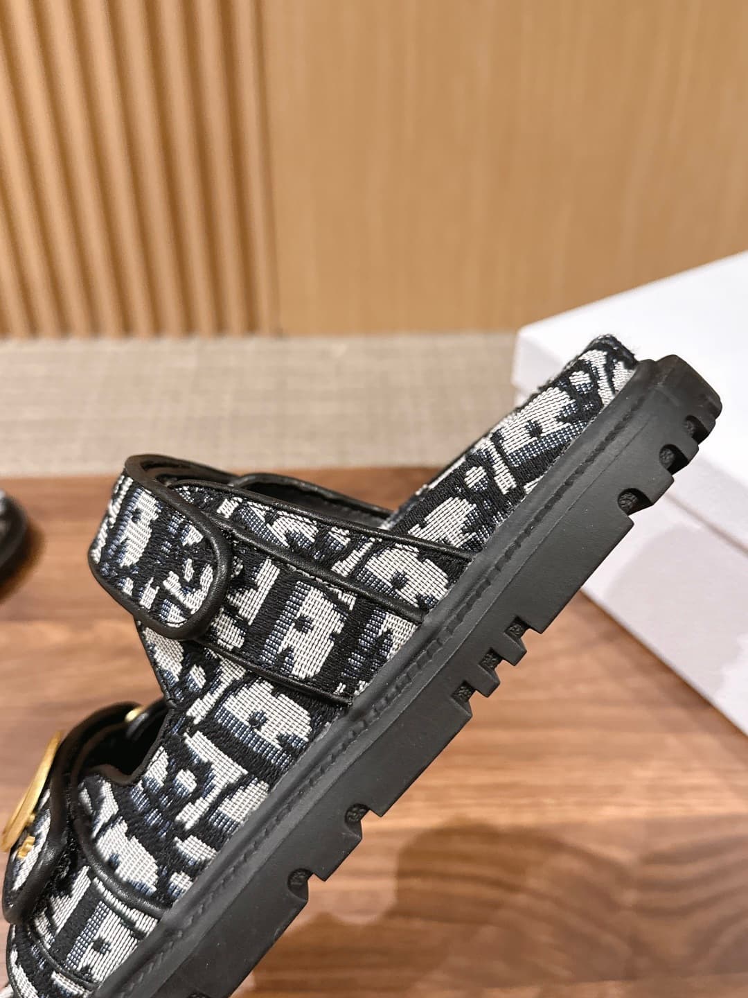 D5939 Top-tier version: Christian Dior summer slippers with patches – cool sandals — image 8