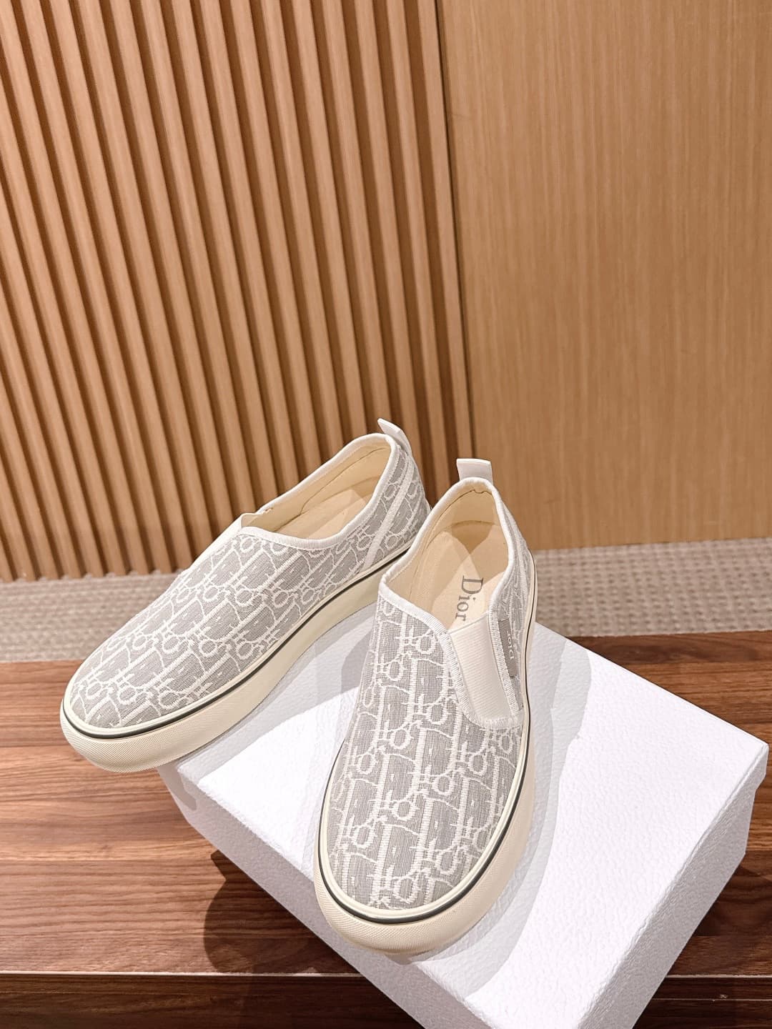 D5951 Top version: Christian Dior spring/summer new monogram leather loafers — image 4