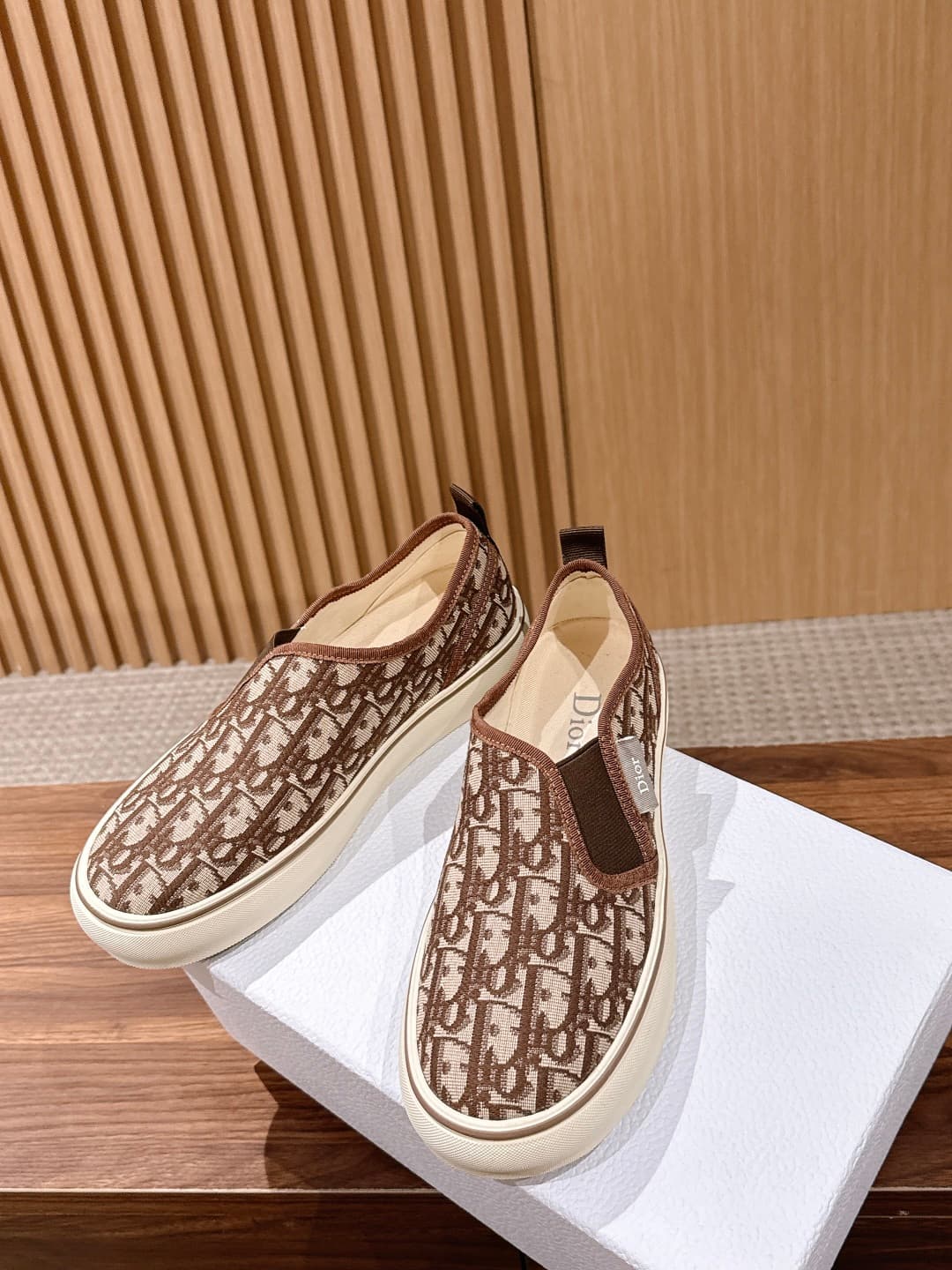 D5946 Top version: Christian Dior spring/summer new monogram leather loafers — image 4