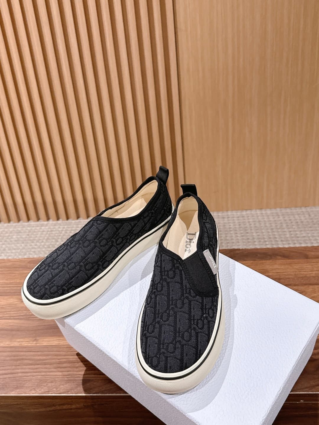 D5948 Top version: Christian Dior spring/summer new monogram leather loafers — image 4