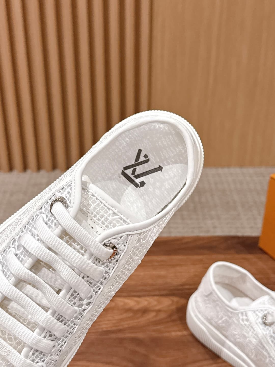 D9282 New LOUIS VUITTON lace-trimmed casual sports skate shoes at the custom purchasing level — image 8