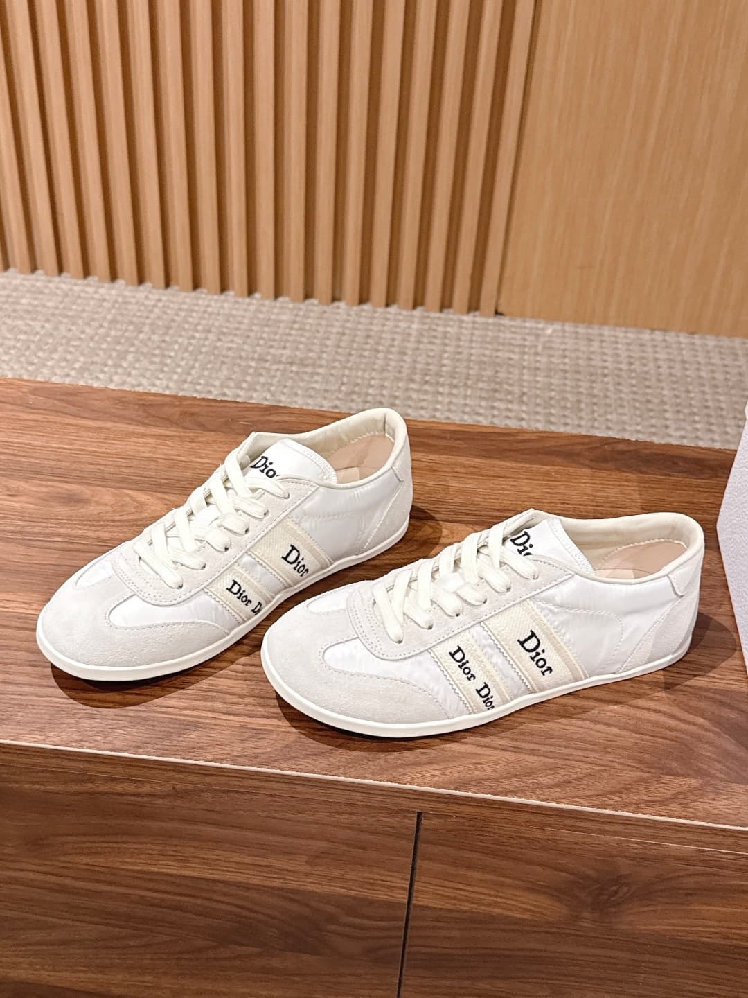 D5947 Top-tier version of Christian Dior spring season new flat Dior shoes — image 2