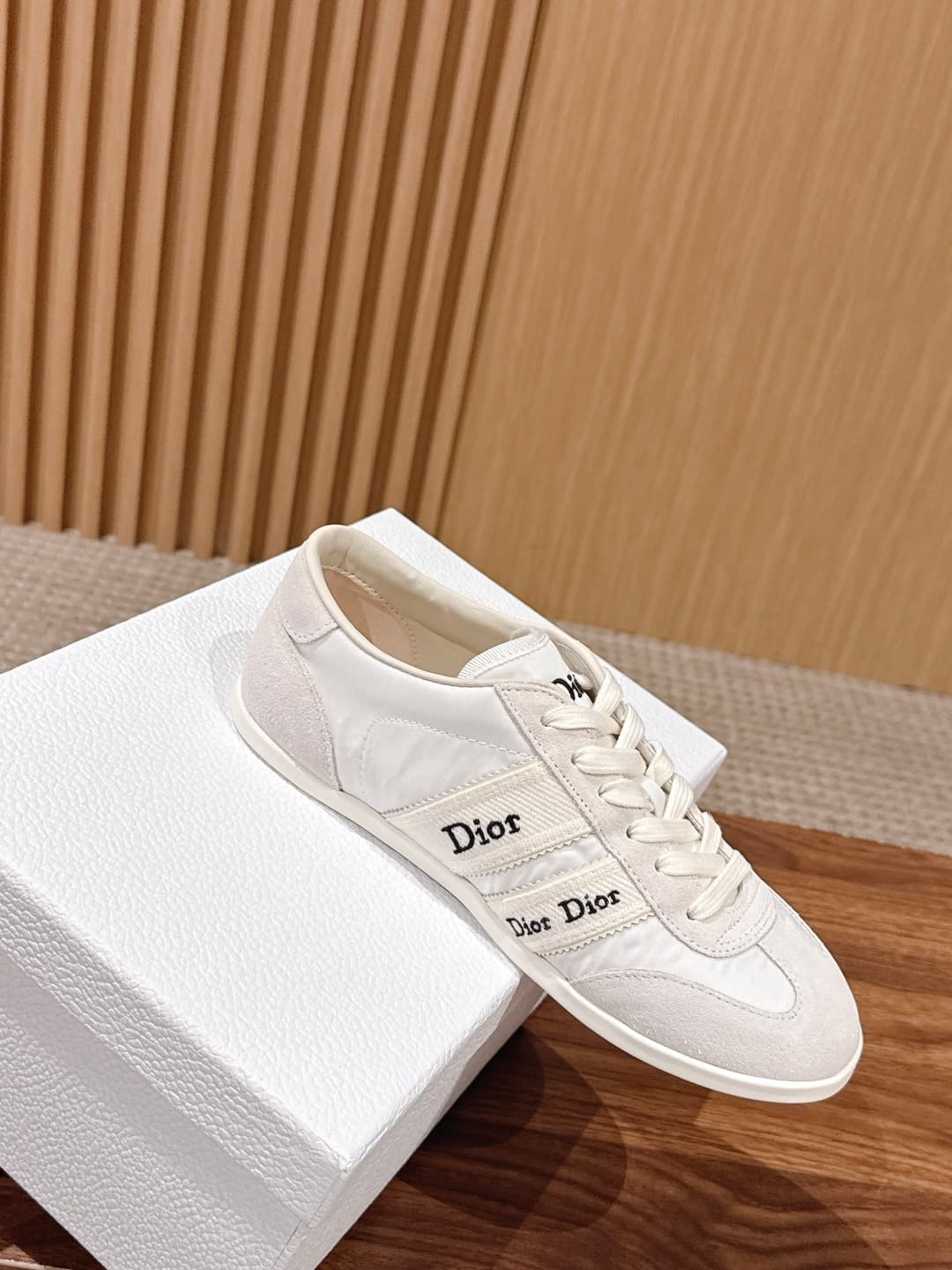 D5947 Top-tier version of Christian Dior spring season new flat Dior shoes — image 3