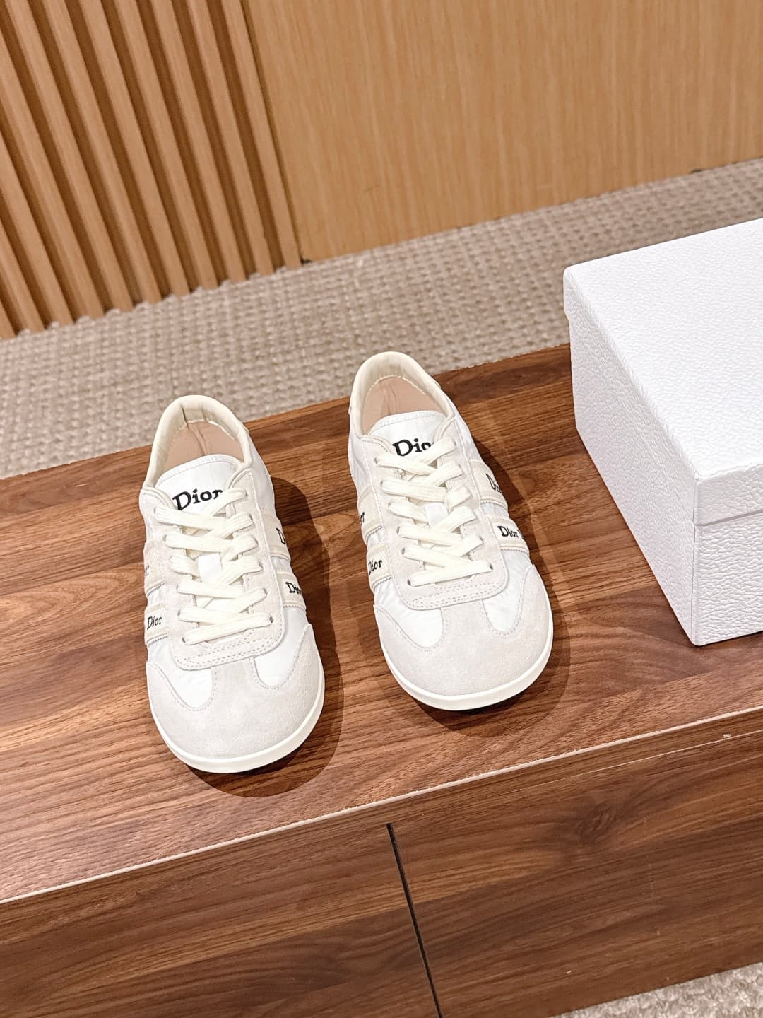 D5947 Top-tier version of Christian Dior spring season new flat Dior shoes — image 1