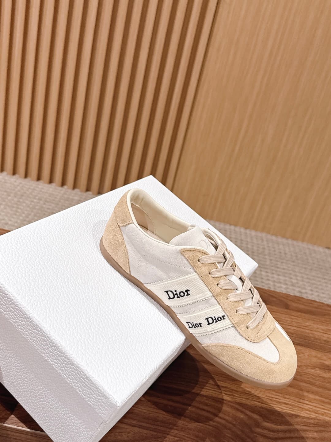 D5945 Top-tier version: Christian Dior early spring new flat Dior shoes — image 3