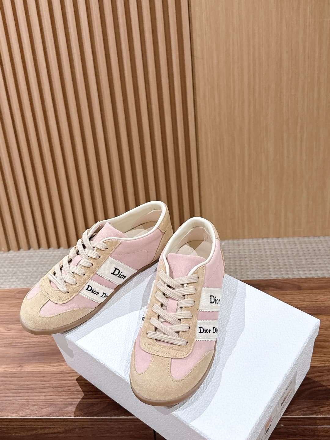 D5944 Top-tier version: Christian Dior spring collection of flat-toe shoes — image 4