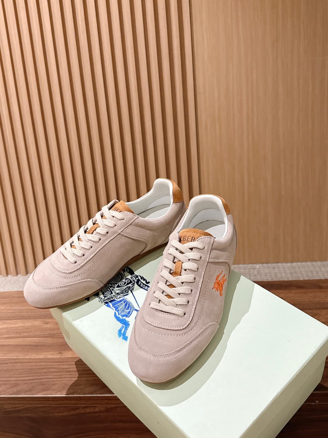 D3164 【Wangtan Product】Burberry’s popular vintage/retro men’s Derby shoes are now available! These are Burberry’s latest innovation. These shoes truly strike a perfect balance between “brand identity” and “daily practicality”. — image 4