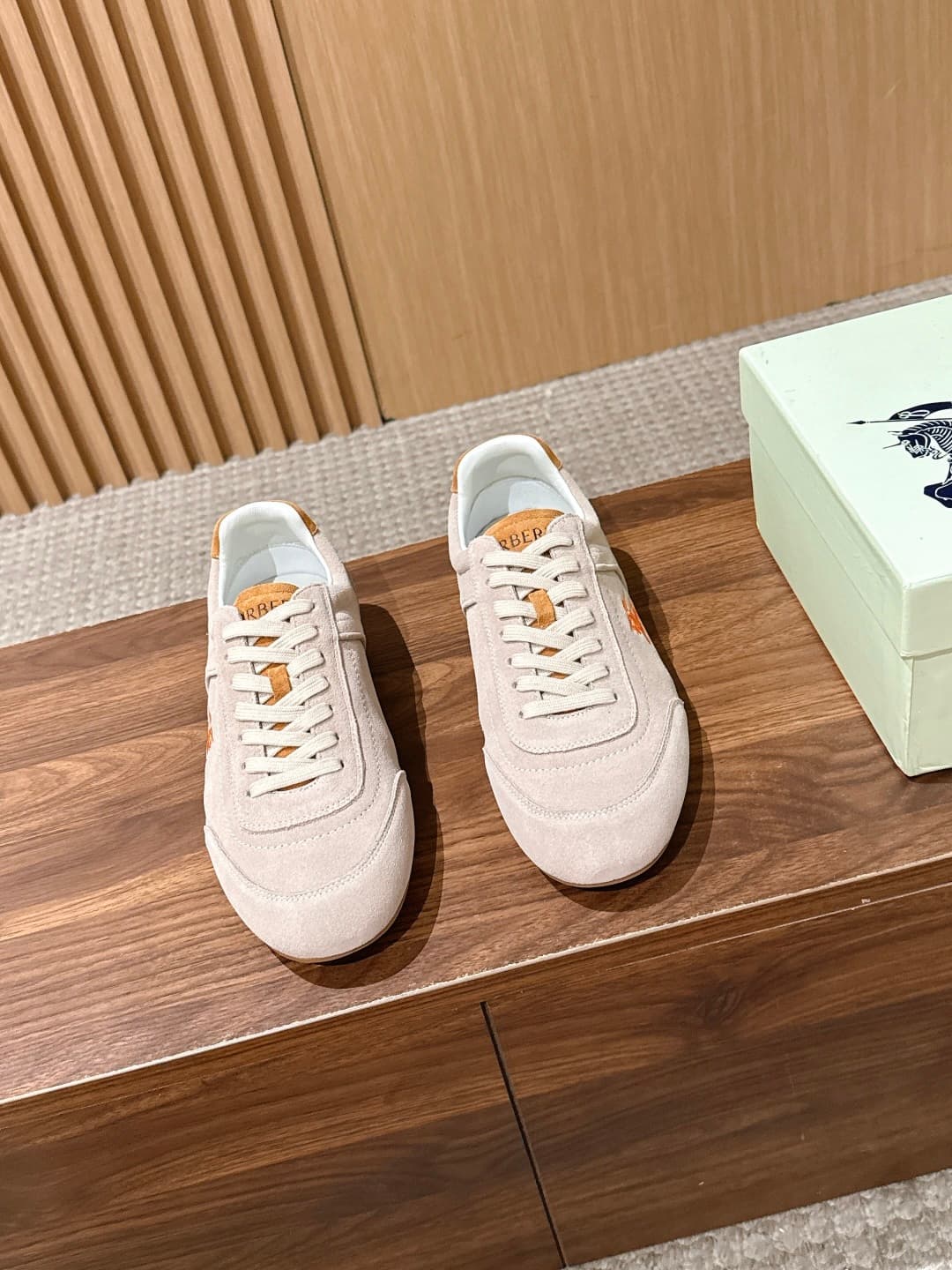 D3164 【Wangtan Product】Burberry’s popular vintage/retro men’s Derby shoes are now available! These are Burberry’s latest innovation. These shoes truly strike a perfect balance between “brand identity” and “daily practicality”. — image 1