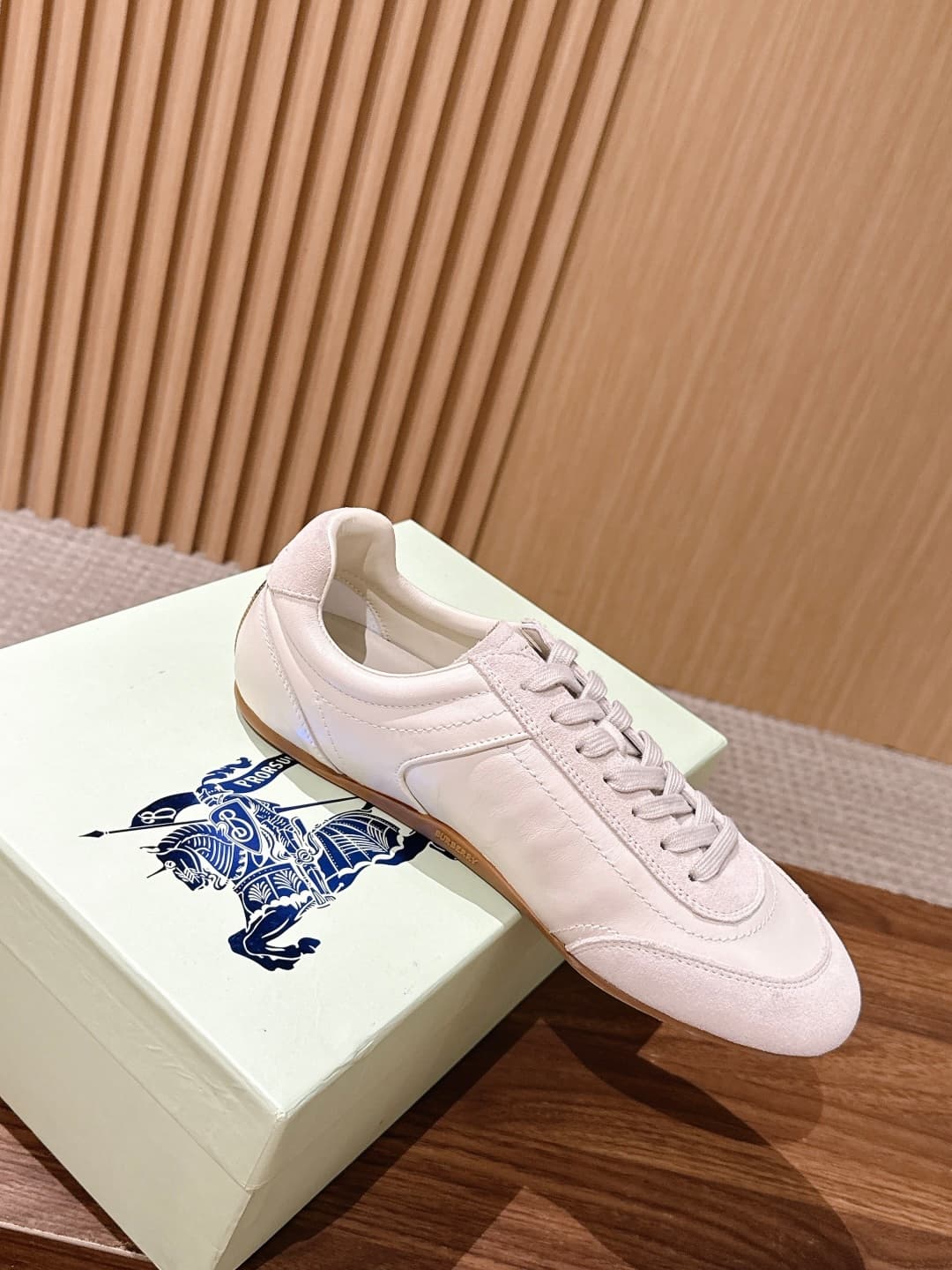 D3166 【Wangzhou Product】Burberry’s popular vintage/retro men’s Derby shoes are now available. These are Burberry’s signature products, and these shoes truly strike a perfect balance between “brand identity” and “daily practicality”. — image 3