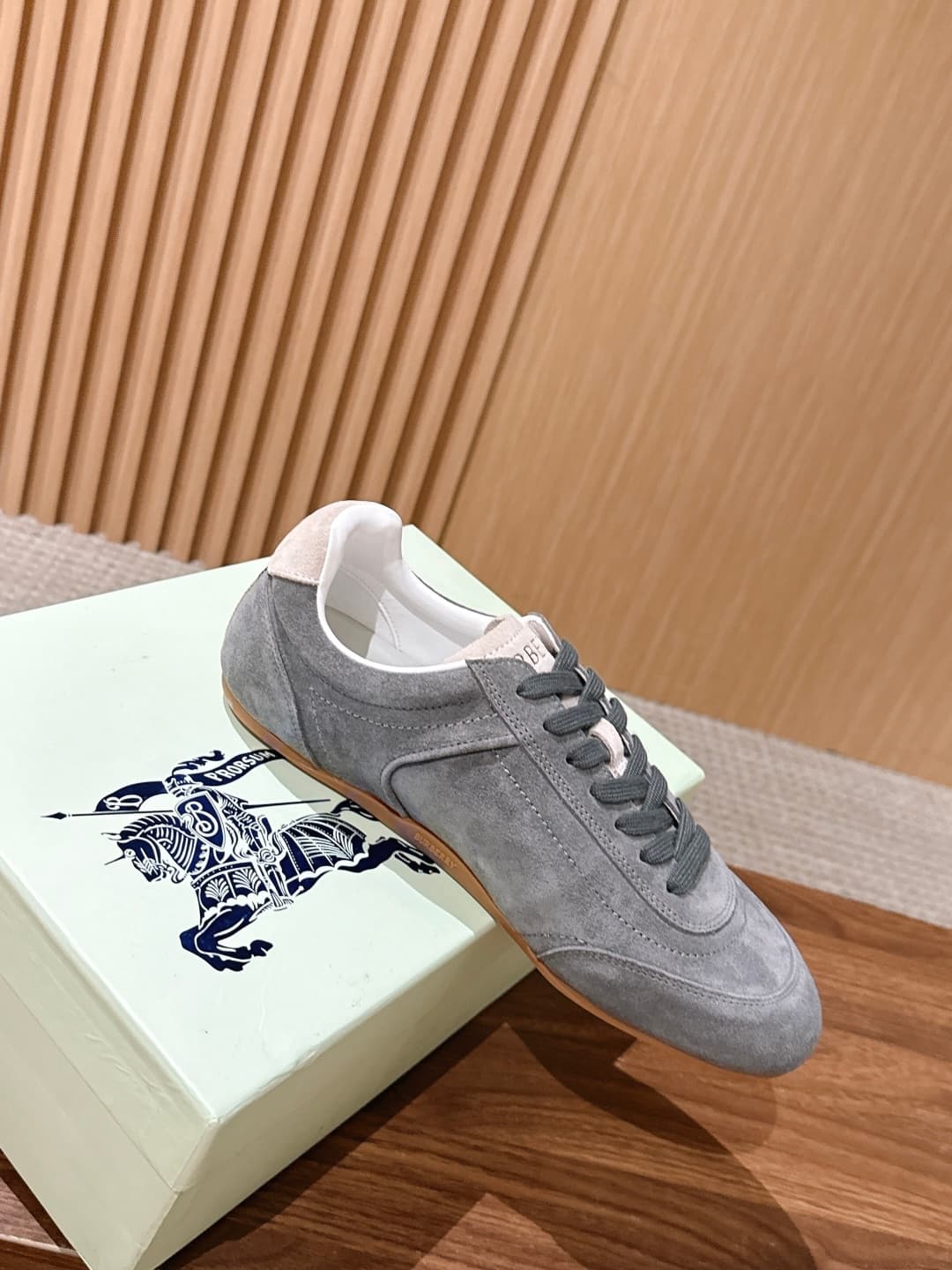 D3163 【Wangzhou Product】Burberry’s popular vintage/retro men’s Derby shoes are now available. These are Burberry’s signature products, and these shoes truly strike a perfect balance between “brand identity” and “daily practicality”. — image 3