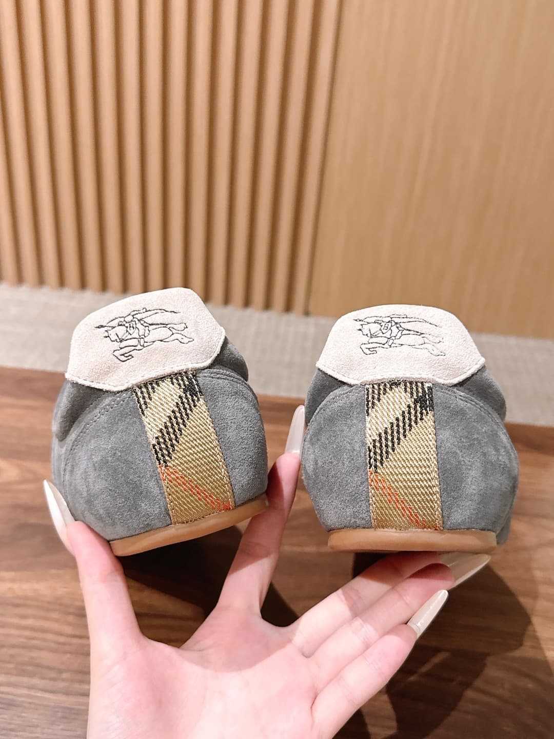 D3163 【Wangzhou Product】Burberry’s popular vintage/retro men’s Derby shoes are now available. These are Burberry’s signature products, and these shoes truly strike a perfect balance between “brand identity” and “daily practicality”. — image 8