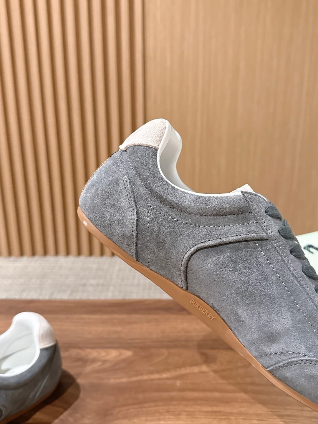D3163 【Wangzhou Product】Burberry’s popular vintage/retro men’s Derby shoes are now available. These are Burberry’s signature products, and these shoes truly strike a perfect balance between “brand identity” and “daily practicality”. — image 7