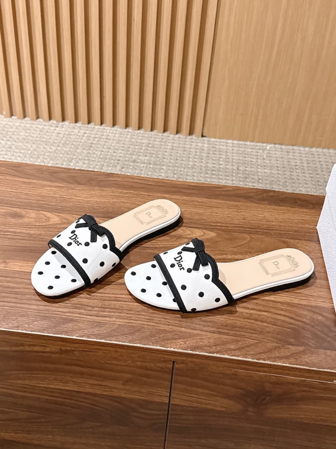 D5795 CHRISTIAN DIOR Early Autumn new collection with dots and bow details, casual sandals — image 2