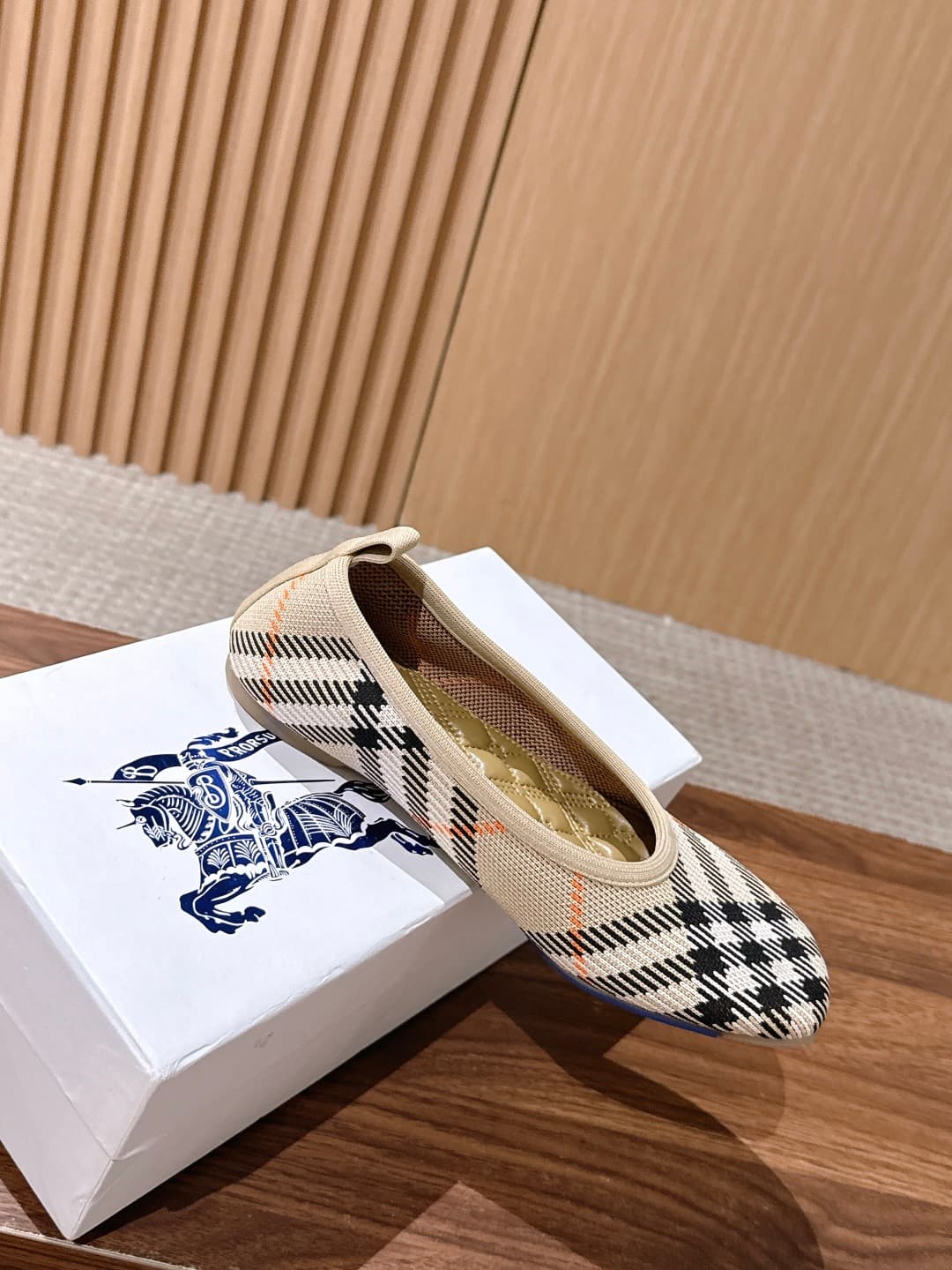 D3134 [Wangshan Product] BURBERRY Water Slide Collection – Ballroom Shoes for Ballet — image 3