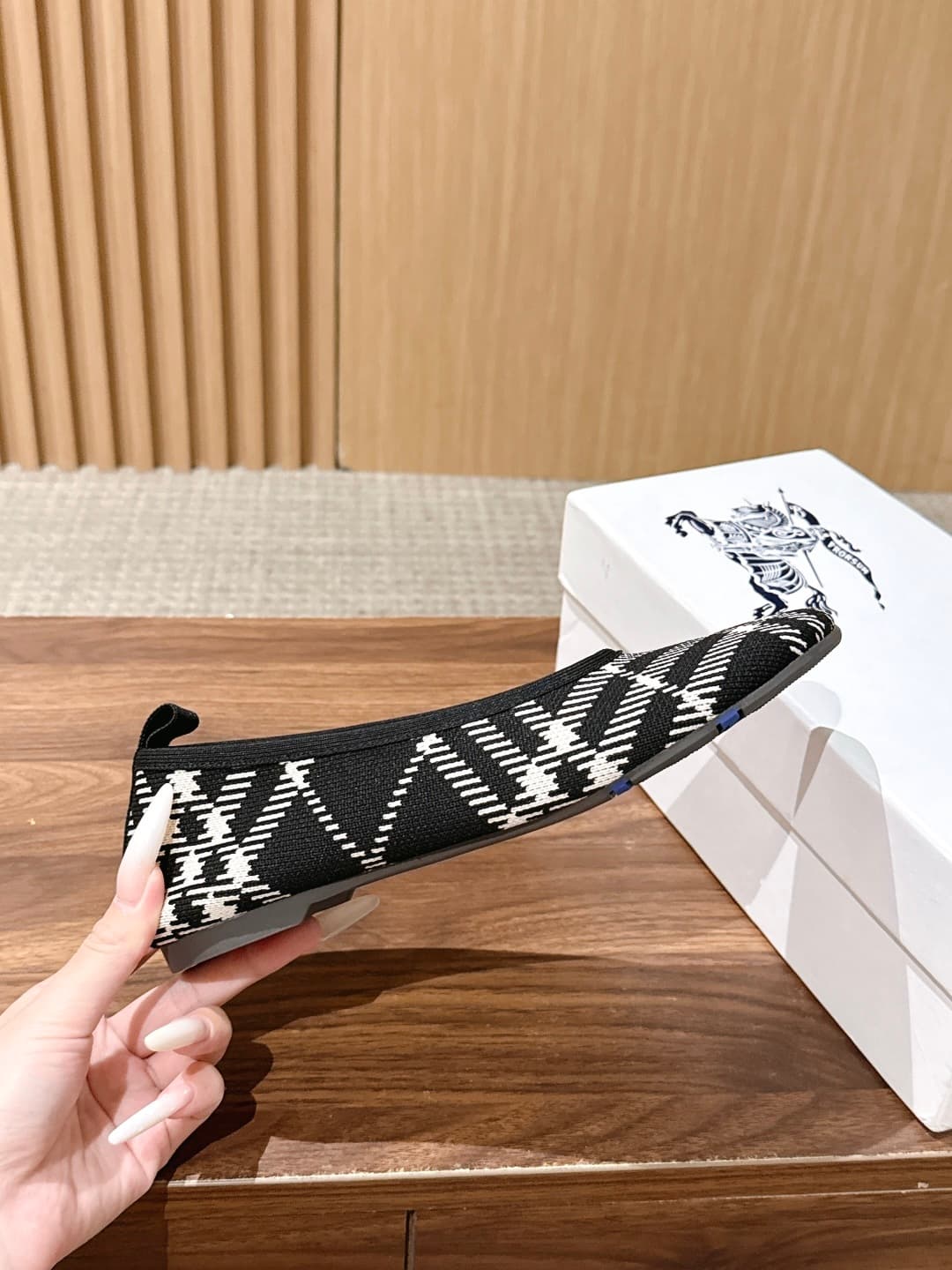 D3132 [Wanjiang] BURBERRY Water Slide Collection – Ballroom Shoes, Ballet Flats — image 5
