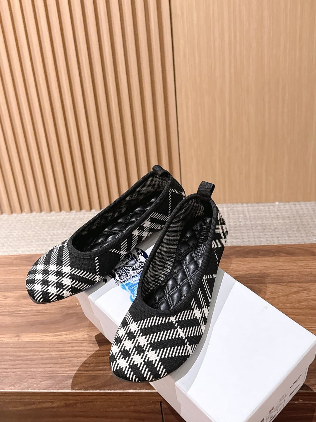 D3132 [Wanjiang] BURBERRY Water Slide Collection – Ballroom Shoes, Ballet Flats — image 4