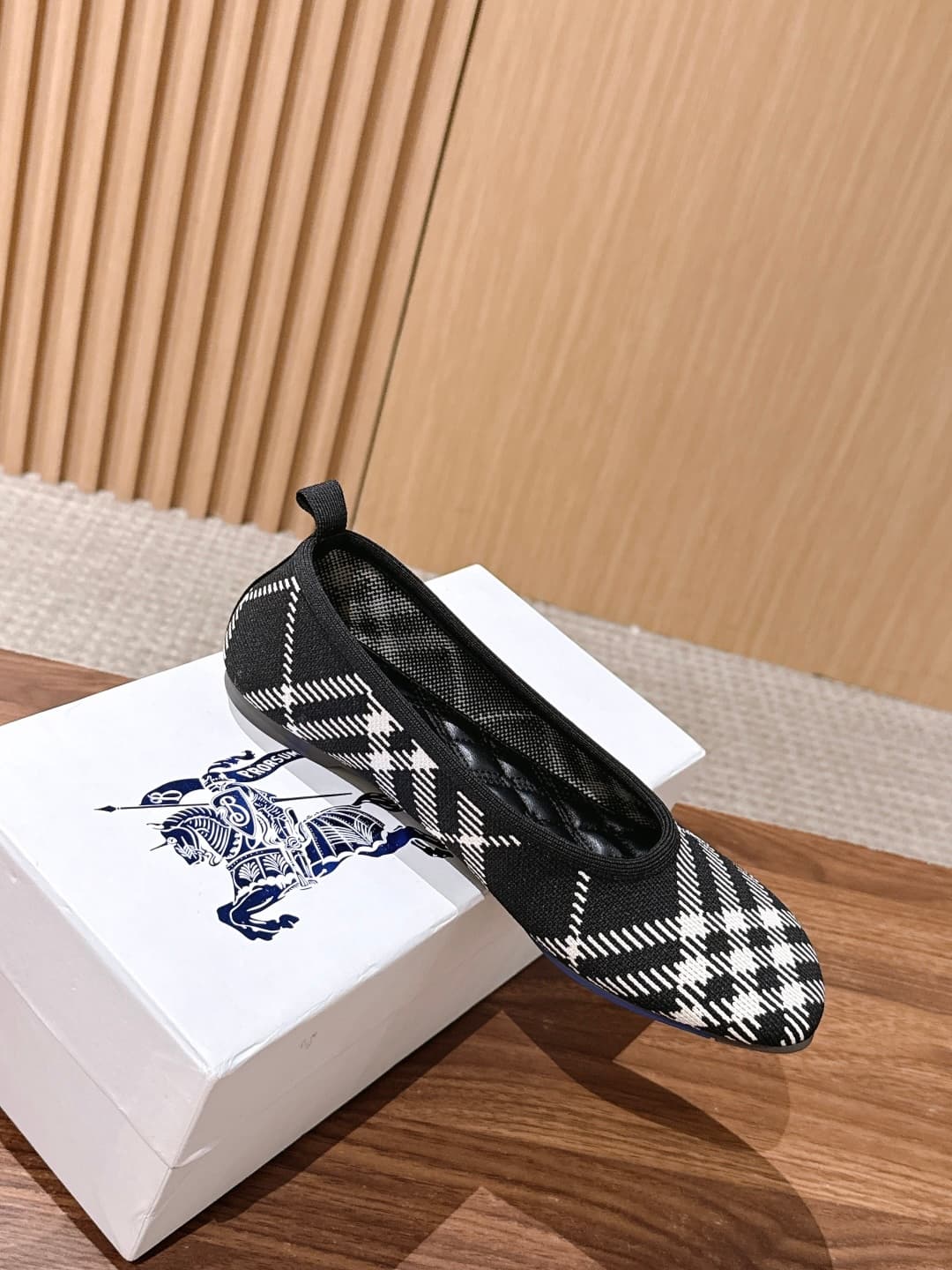 D3132 [Wanjiang] BURBERRY Water Slide Collection – Ballroom Shoes, Ballet Flats — image 3