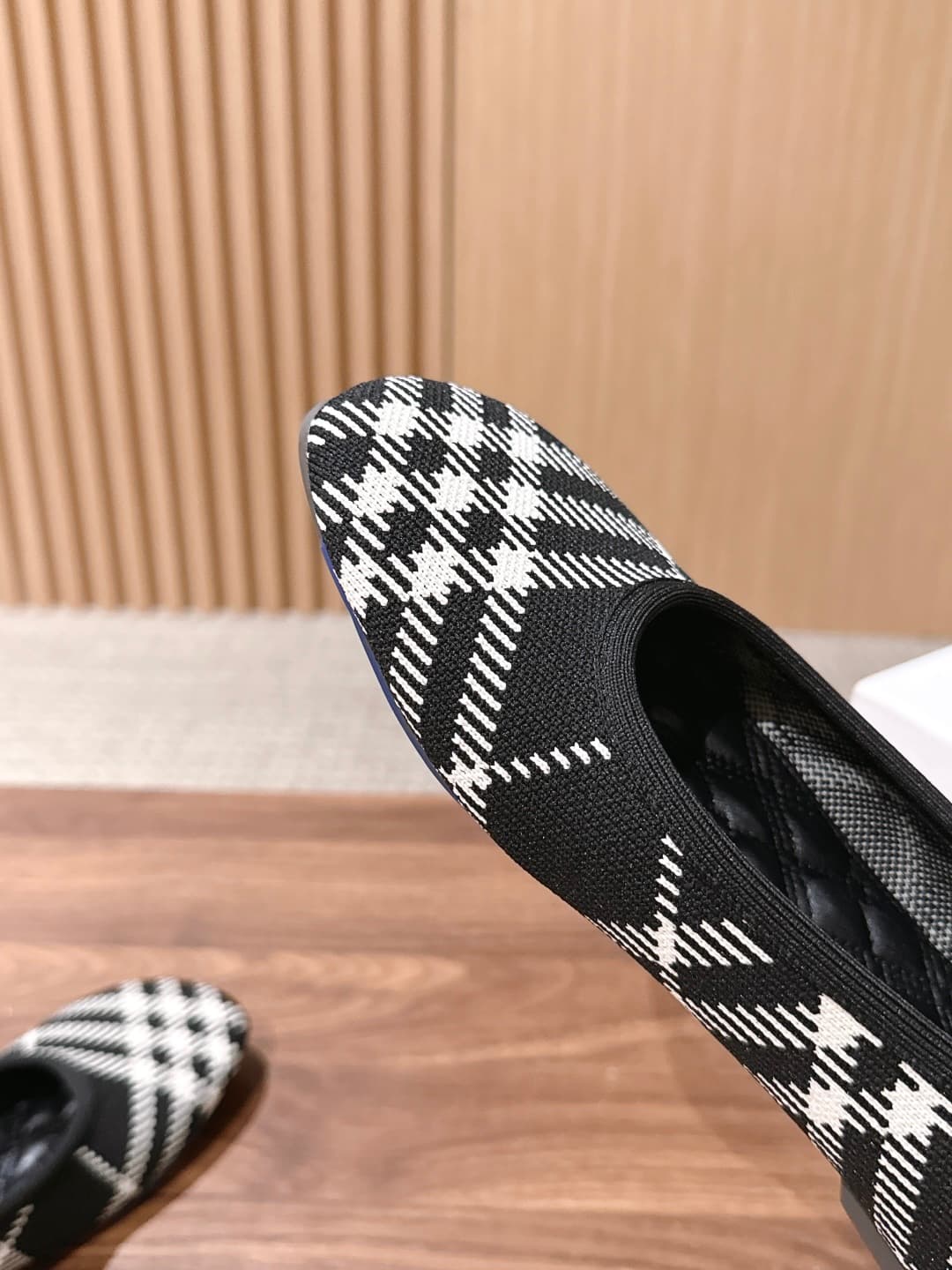 D3132 [Wanjiang] BURBERRY Water Slide Collection – Ballroom Shoes, Ballet Flats — image 6