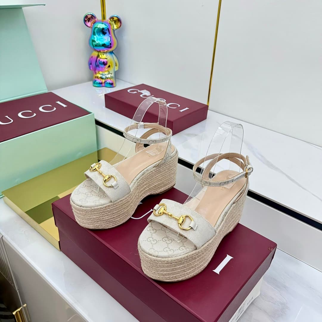 D6967 🌞 💰 Latest popular women’s flat sandals with buckle straps, medium heel, waterproof, and cool. — image 2