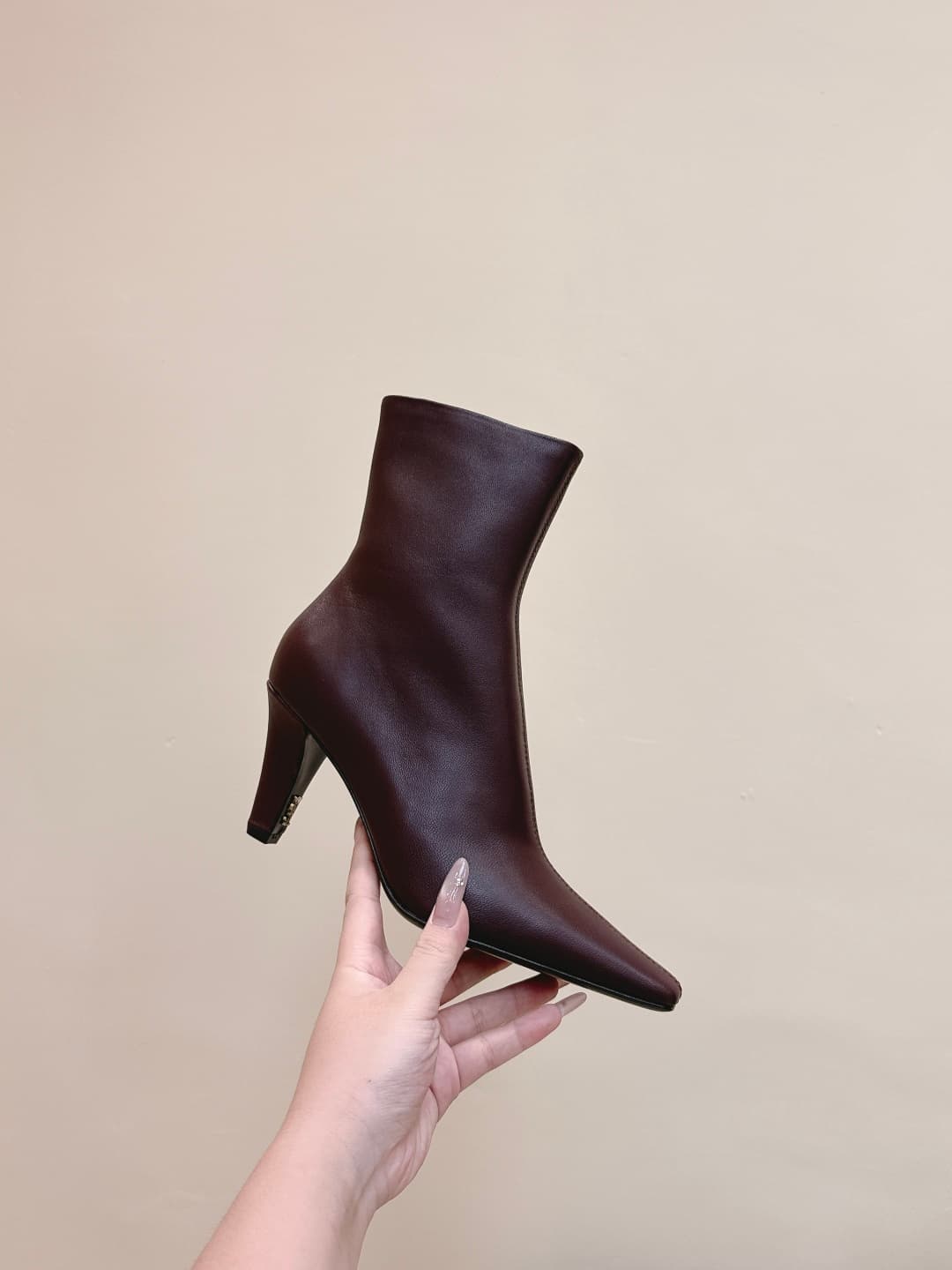 D12076 Custom shopping level｜D092🦁 Elegant and stylish Saint Laurent new models with square toe, high heels of various lengths. Who doesn’t need a pair of new boots for early autumn? In the romantic autumn season, wearing a pair of boots or slippers is ab — image 8