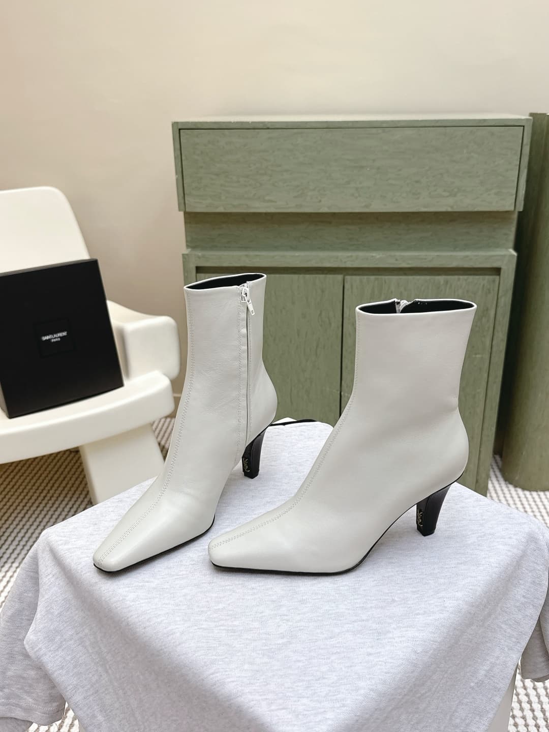 D12075 Exclusive purchase level | D092🦁 Elegant and stylish Saint Laurent new model pointed high heels, both long and short. Who doesn’t need a pair of new boots for early autumn? In the romantic autumn season, wearing a pair of boots or shoes is absolute — image 2