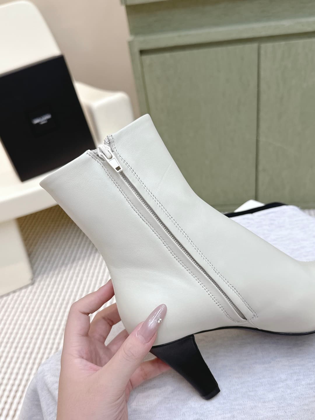 D12075 Exclusive purchase level | D092🦁 Elegant and stylish Saint Laurent new model pointed high heels, both long and short. Who doesn’t need a pair of new boots for early autumn? In the romantic autumn season, wearing a pair of boots or shoes is absolute — image 6