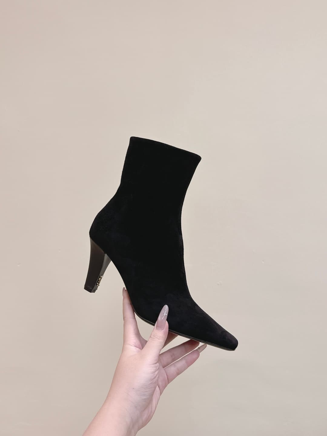 D12074 Exclusive purchase level | D092🦁 Elegant and stylish Saint Laurent new model square-toe high heels in various lengths. Who doesn’t need a pair of new boots for early autumn? In the romantic autumn season, wearing a pair of high or low boots is abso — image 8