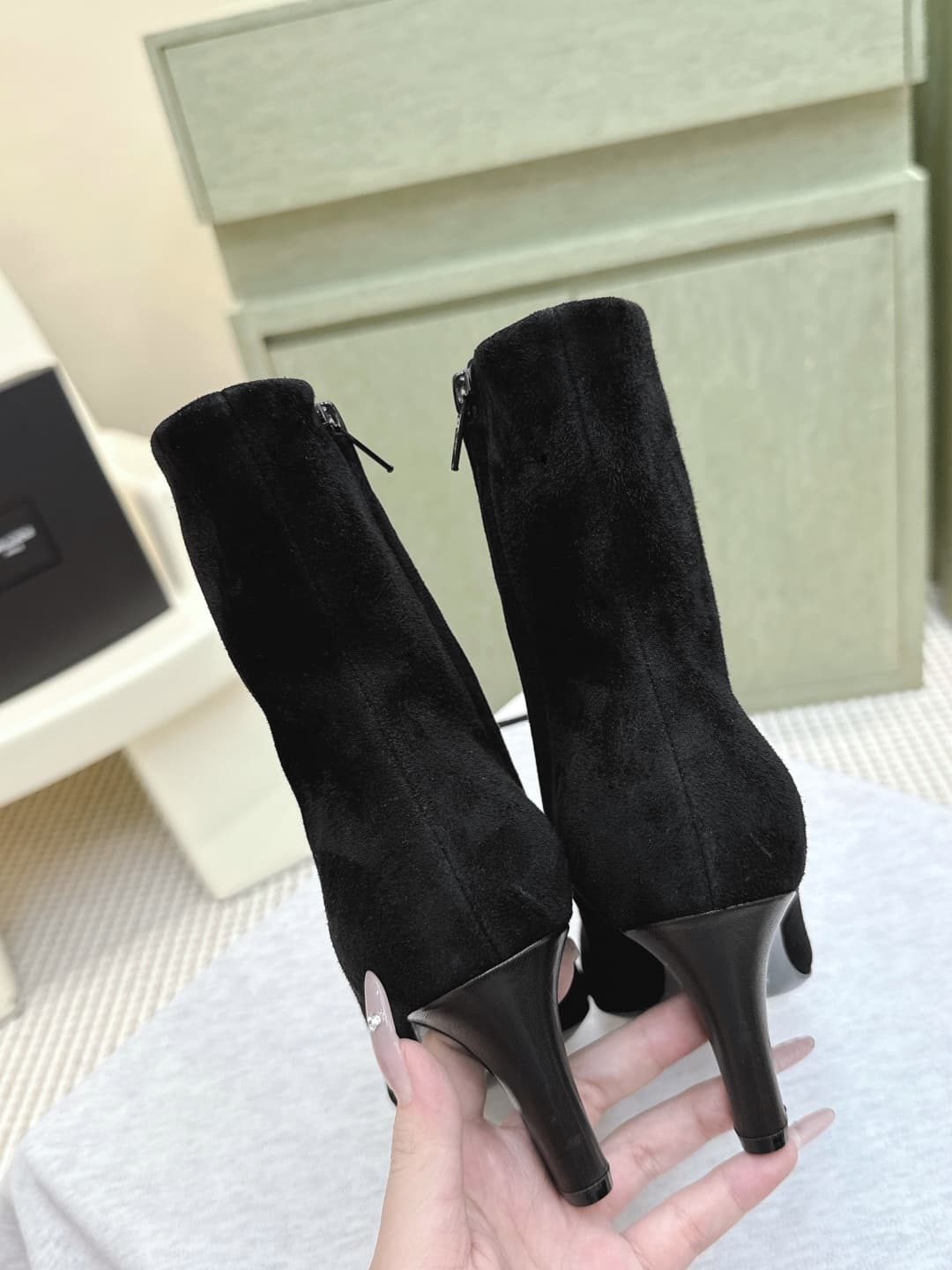 D12074 Exclusive purchase level | D092🦁 Elegant and stylish Saint Laurent new model square-toe high heels in various lengths. Who doesn’t need a pair of new boots for early autumn? In the romantic autumn season, wearing a pair of high or low boots is abso — image 5