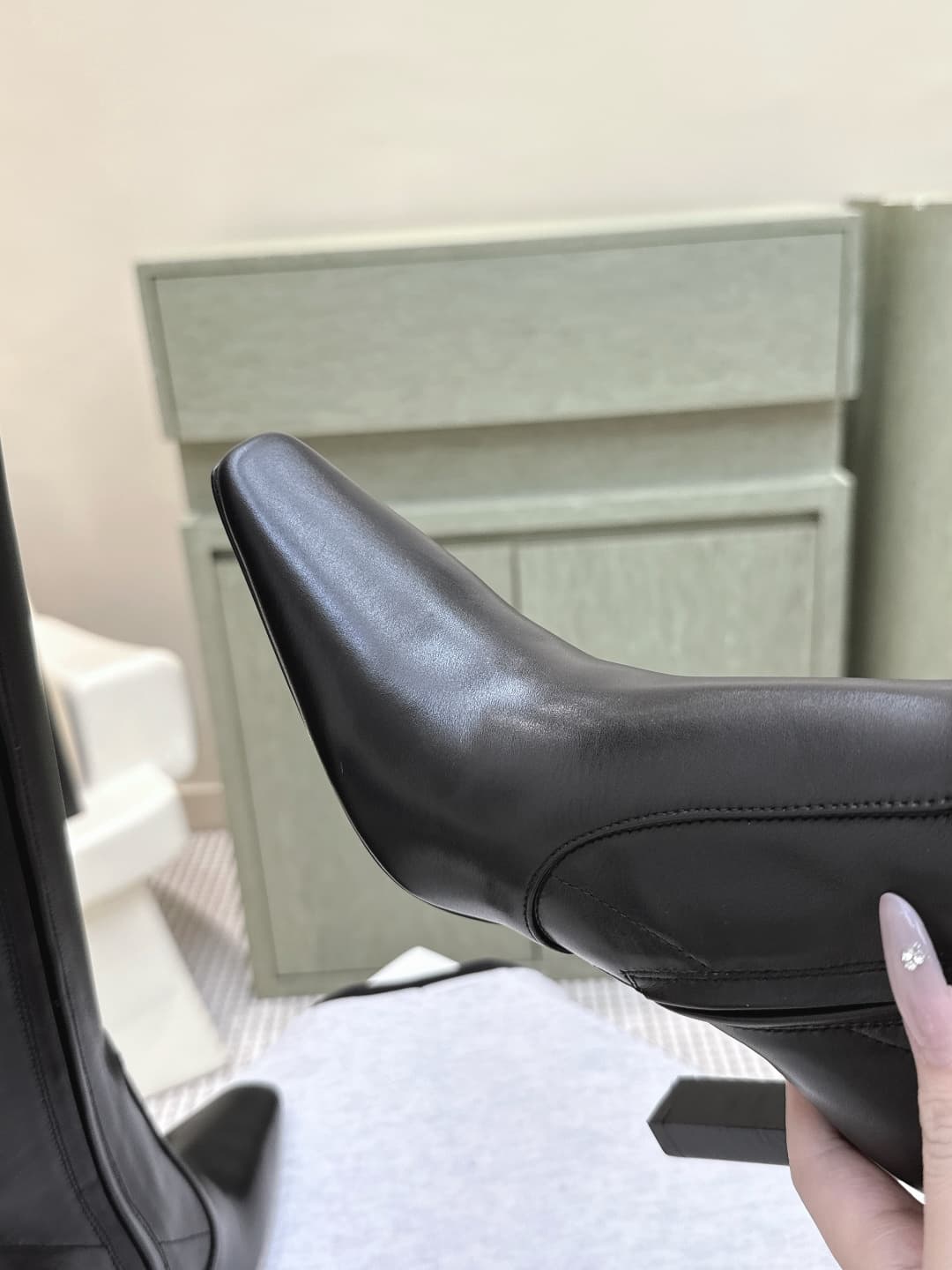 D12071 Buyer’s level | D093🦁 Elegant and stylish Saint Laurent new models with square toe, high heels of various lengths. Who doesn’t need a pair of new boots in early autumn? In the romantic autumn season, wearing a pair of boots or sneakers is absolutel — image 4
