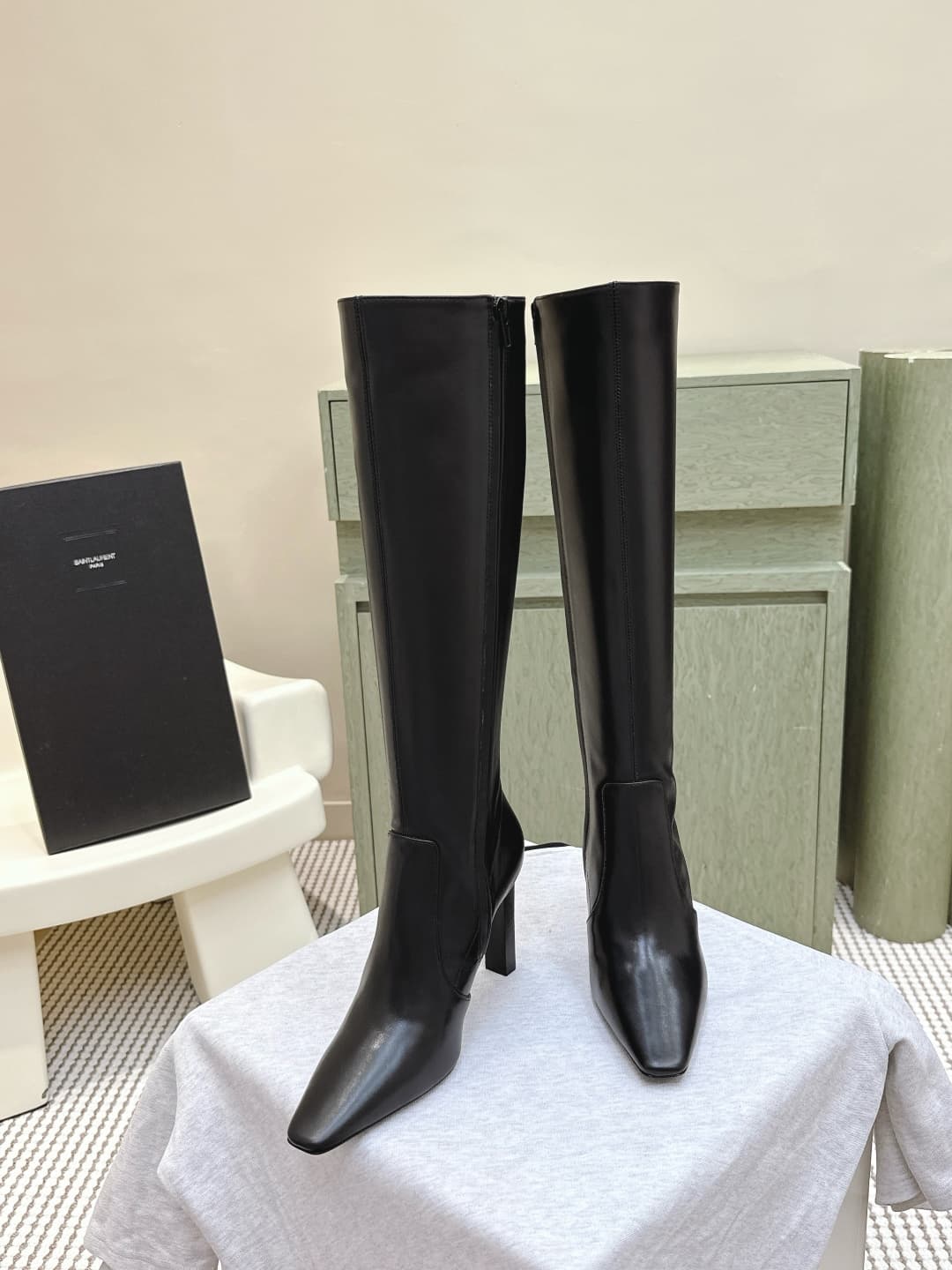 D12071 Buyer’s level | D093🦁 Elegant and stylish Saint Laurent new models with square toe, high heels of various lengths. Who doesn’t need a pair of new boots in early autumn? In the romantic autumn season, wearing a pair of boots or sneakers is absolutel — image 3