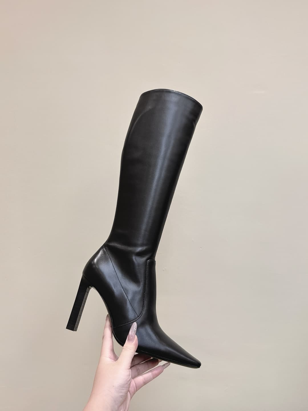D12071 Buyer’s level | D093🦁 Elegant and stylish Saint Laurent new models with square toe, high heels of various lengths. Who doesn’t need a pair of new boots in early autumn? In the romantic autumn season, wearing a pair of boots or sneakers is absolutel — image 8