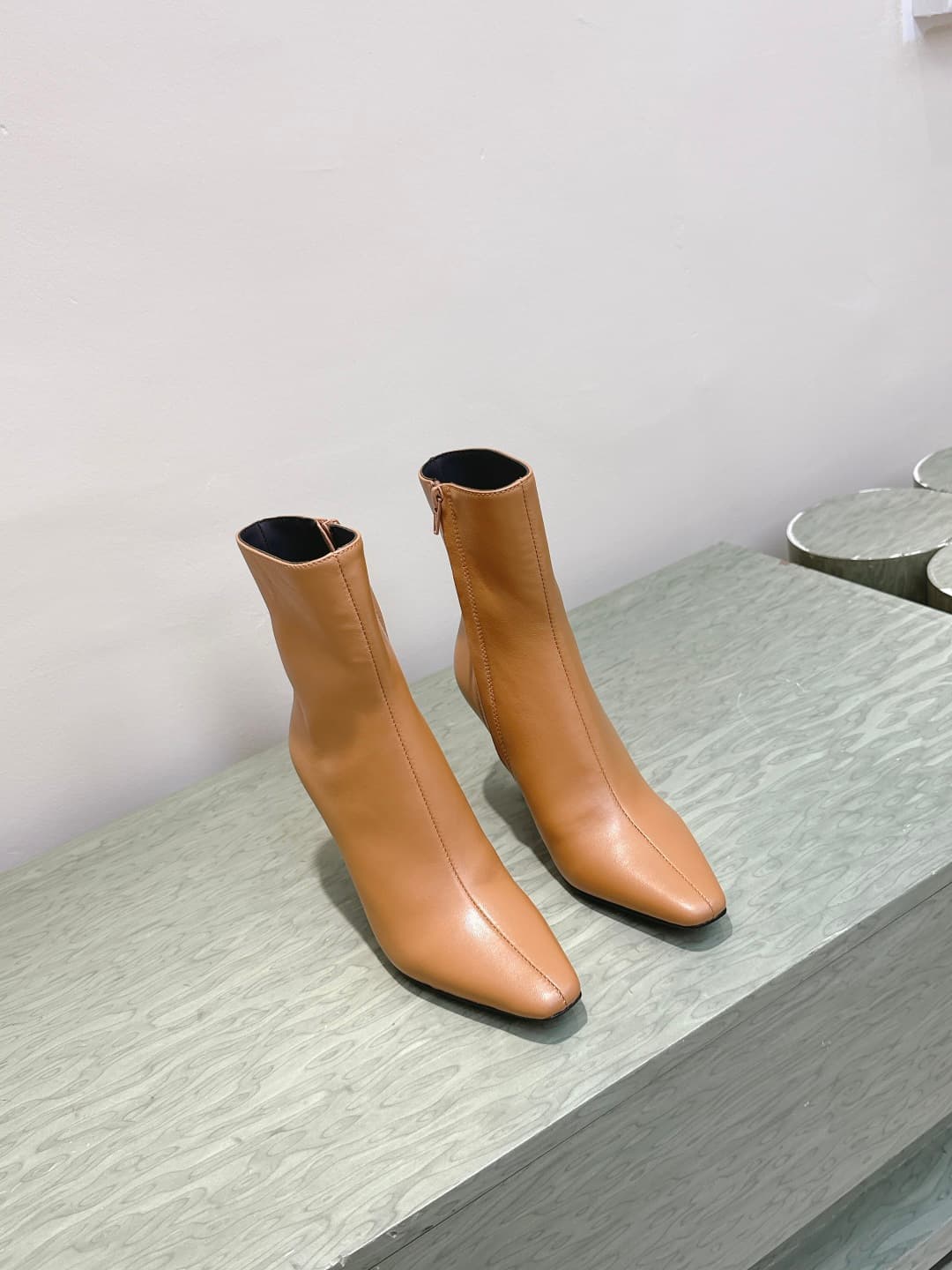 D12070 Buyer’s level | D425🦁 Elegant and stylish Saint Laurent new model pointed high heels, long or short. Who doesn’t need a pair of new boots in early autumn? In the romantic autumn season, wearing a pair of boots or slippers is absolutely stunning! Th — image 7