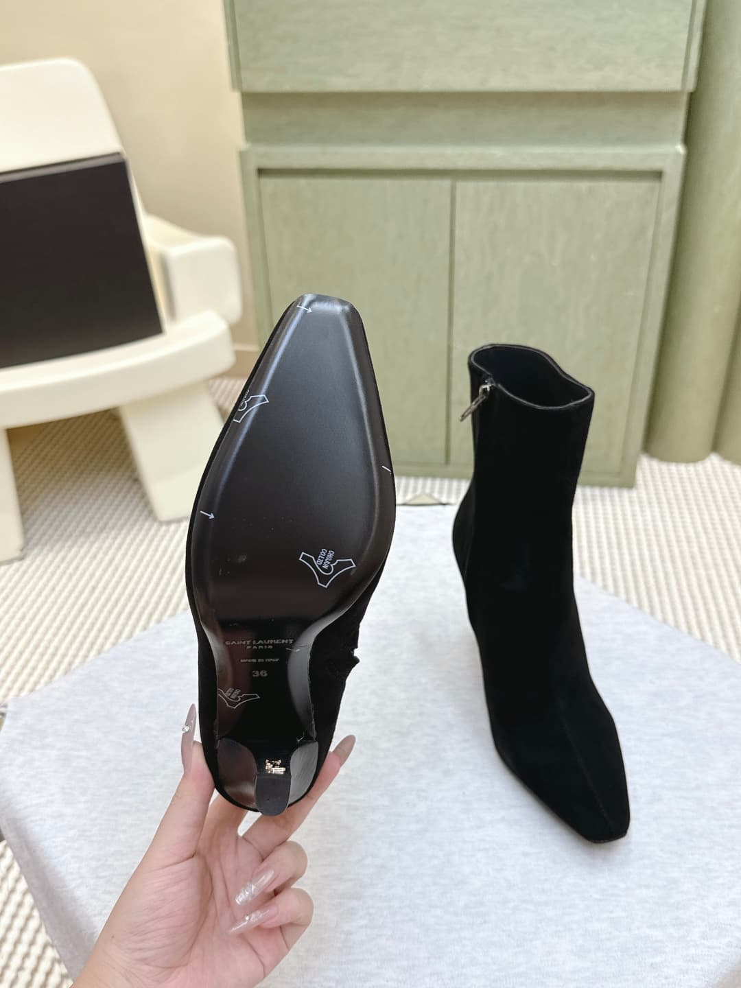 D12069 Custom shopping level | D425🦁 Elegant design, Saint Laurent’s new square-toe high heels in various lengths. Who doesn’t need a pair of new boots for early autumn? In the romantic autumn season, wearing a pair of high or short boots is absolutely st — image 6