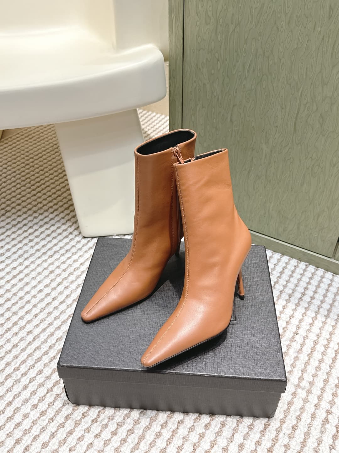 D12082 Buyer-level — image 4