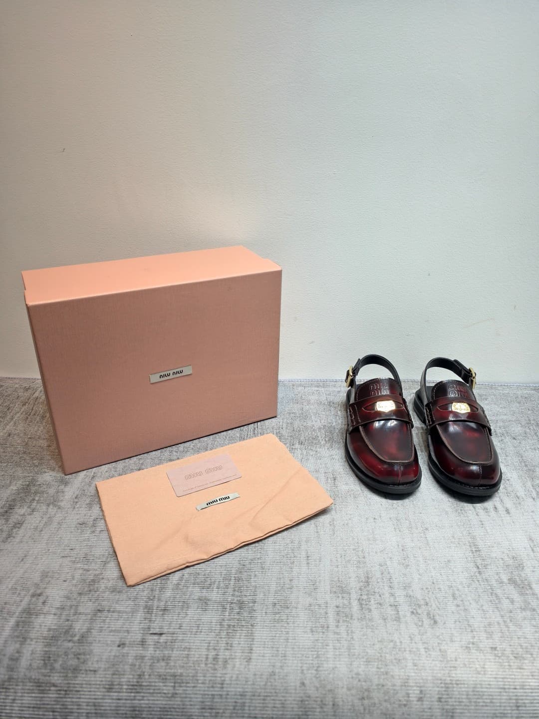 D10649 MIUMIU 2026 new vintage/retro shoes. The upper is made of high-quality calfskin/leather; some models feature aged waxed leather, giving a vintage look. There are also different versions with glossy polished leather, wine-red colored leather, and da — image 8