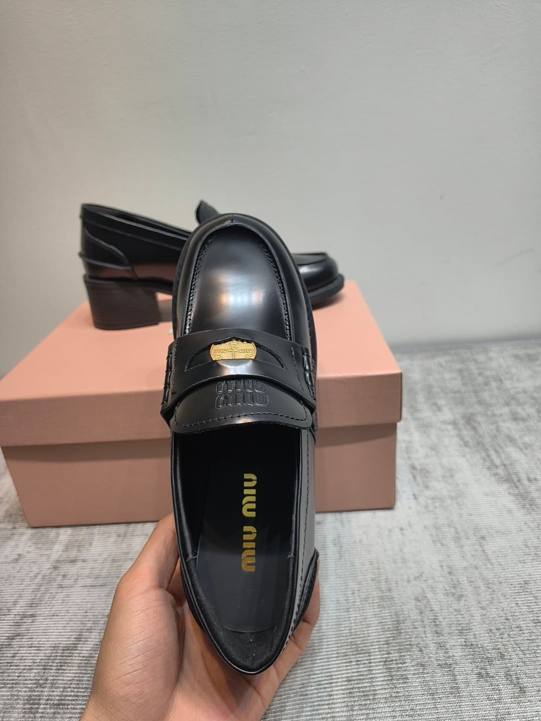 D10645 MIUMIU 2026 New Vintage/Retro Loafers – Upper: The main part is high-quality calfskin/leather; some models feature aged waxed leather, giving a vintage look. There are also different versions such as glossy polished leather, wine-red dyed leather,  — image 2