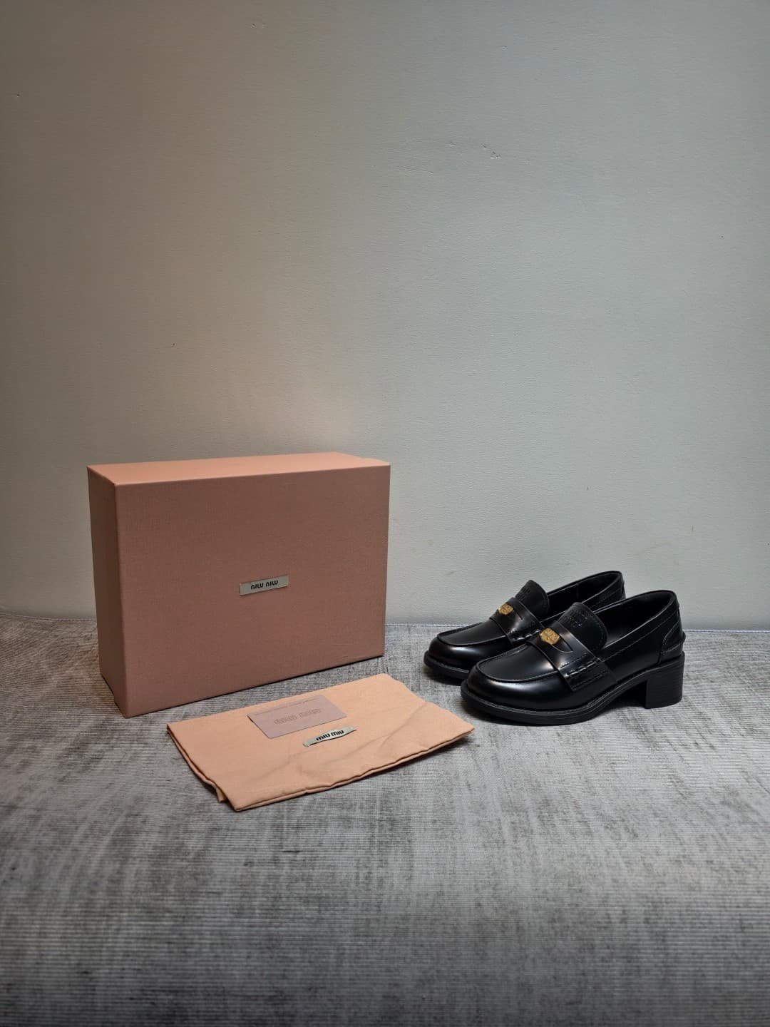 D10645 MIUMIU 2026 New Vintage/Retro Loafers – Upper: The main part is high-quality calfskin/leather; some models feature aged waxed leather, giving a vintage look. There are also different versions such as glossy polished leather, wine-red dyed leather,  — image 8