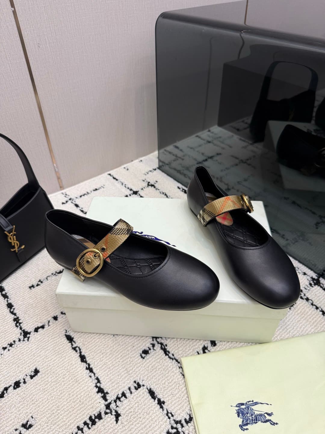 D3162 Burberry / Burberry 26WF New Product — image 2