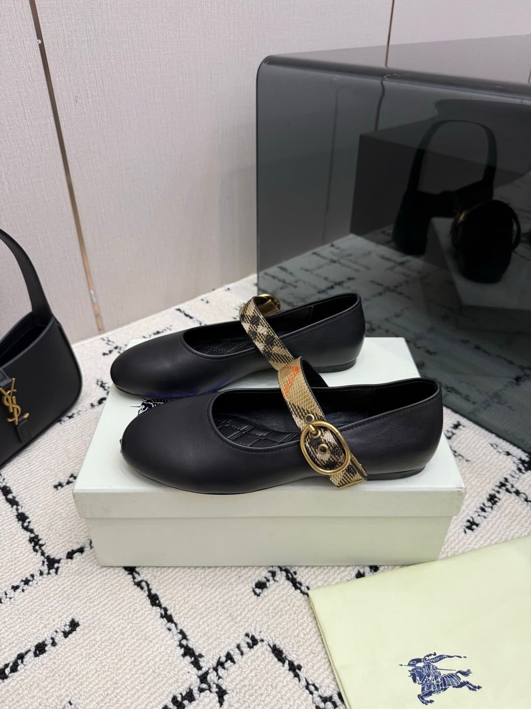 D3162 Burberry / Burberry 26WF New Product — image 4